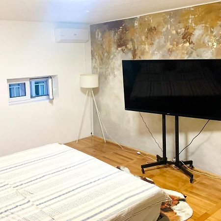 City Center Square Deluxe Nest Подгорица Экстерьер фото