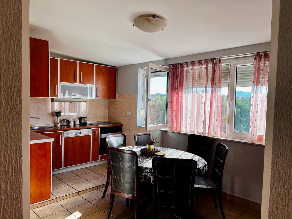 City Center Square Deluxe Nest Подгорица Экстерьер фото